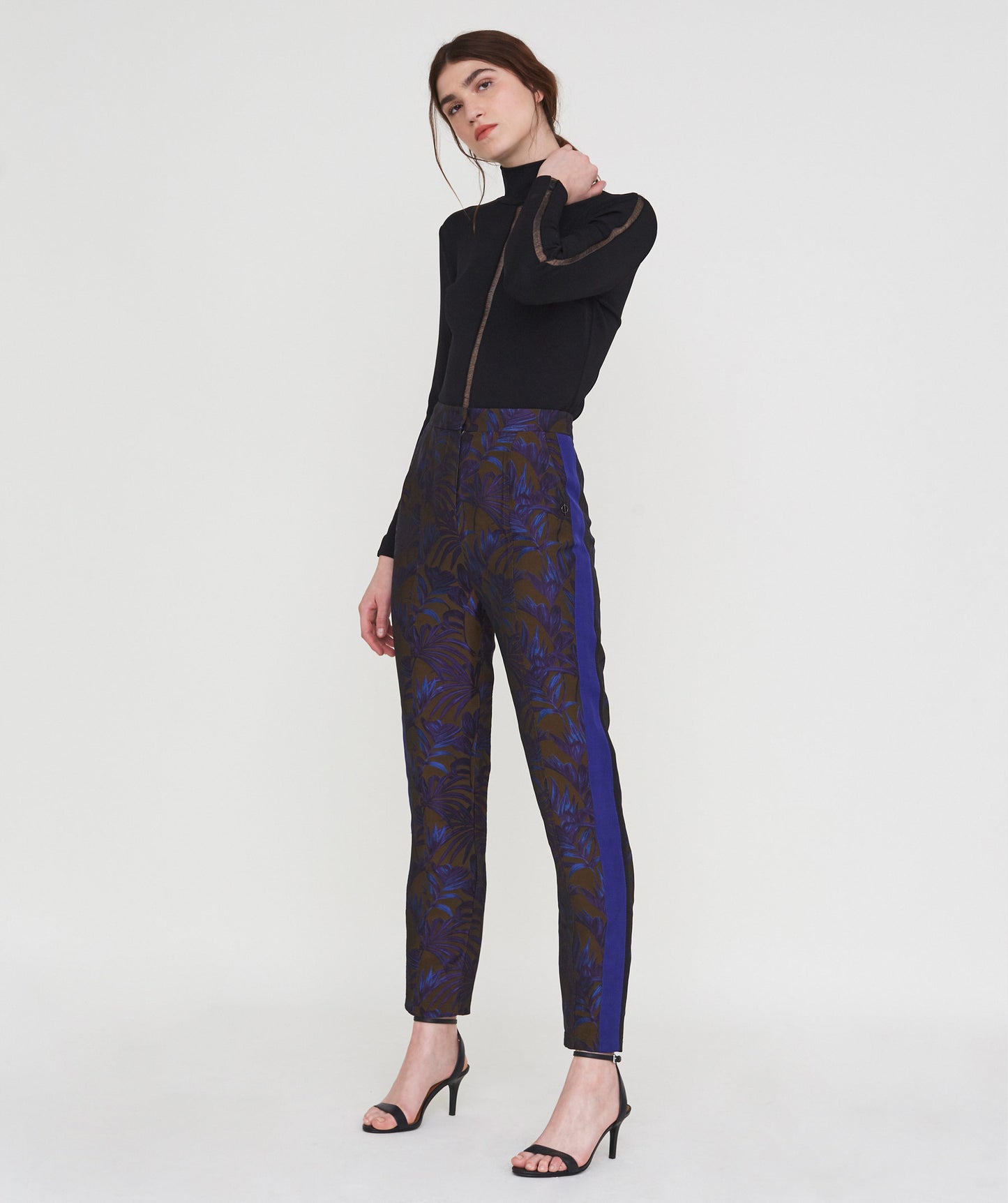 Outline London Womens The Maygrove Trousers in floral