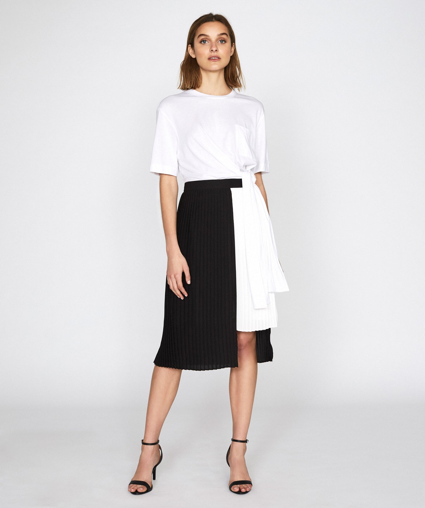 Outline London Womens Windsor Crew Neck Tie at Waist T-Shirt in White