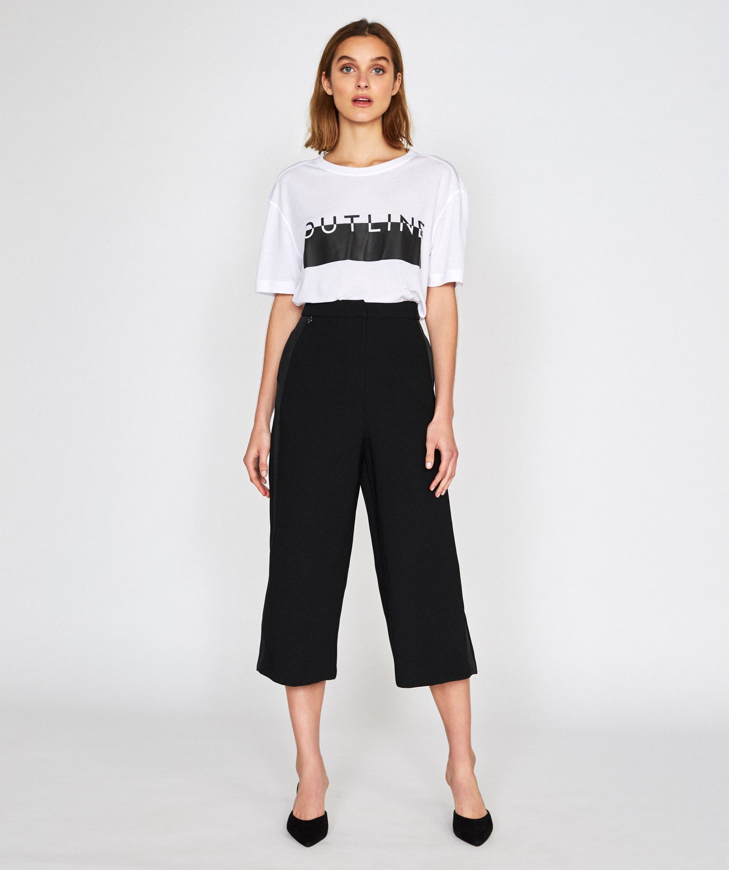 Outline London Womens Duke Tee T-shirt in white